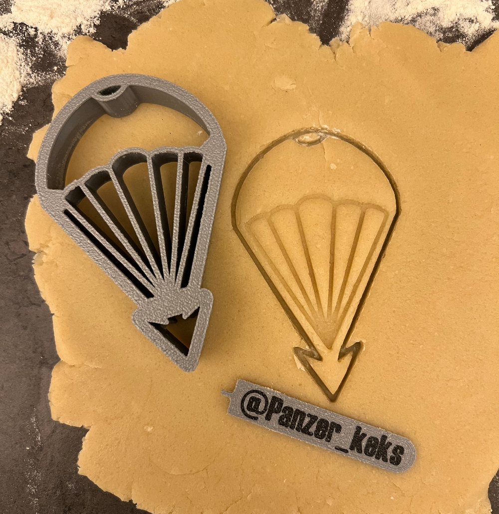 Ein Keksausstecher des Symbols für Fallschirmjäger der Bundeswehr